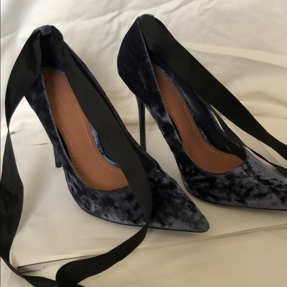 Navy blue ZARA velvet heels
